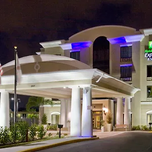** Hotel Express & Tampa-usf-busch Gardens By Ihg États-Unis